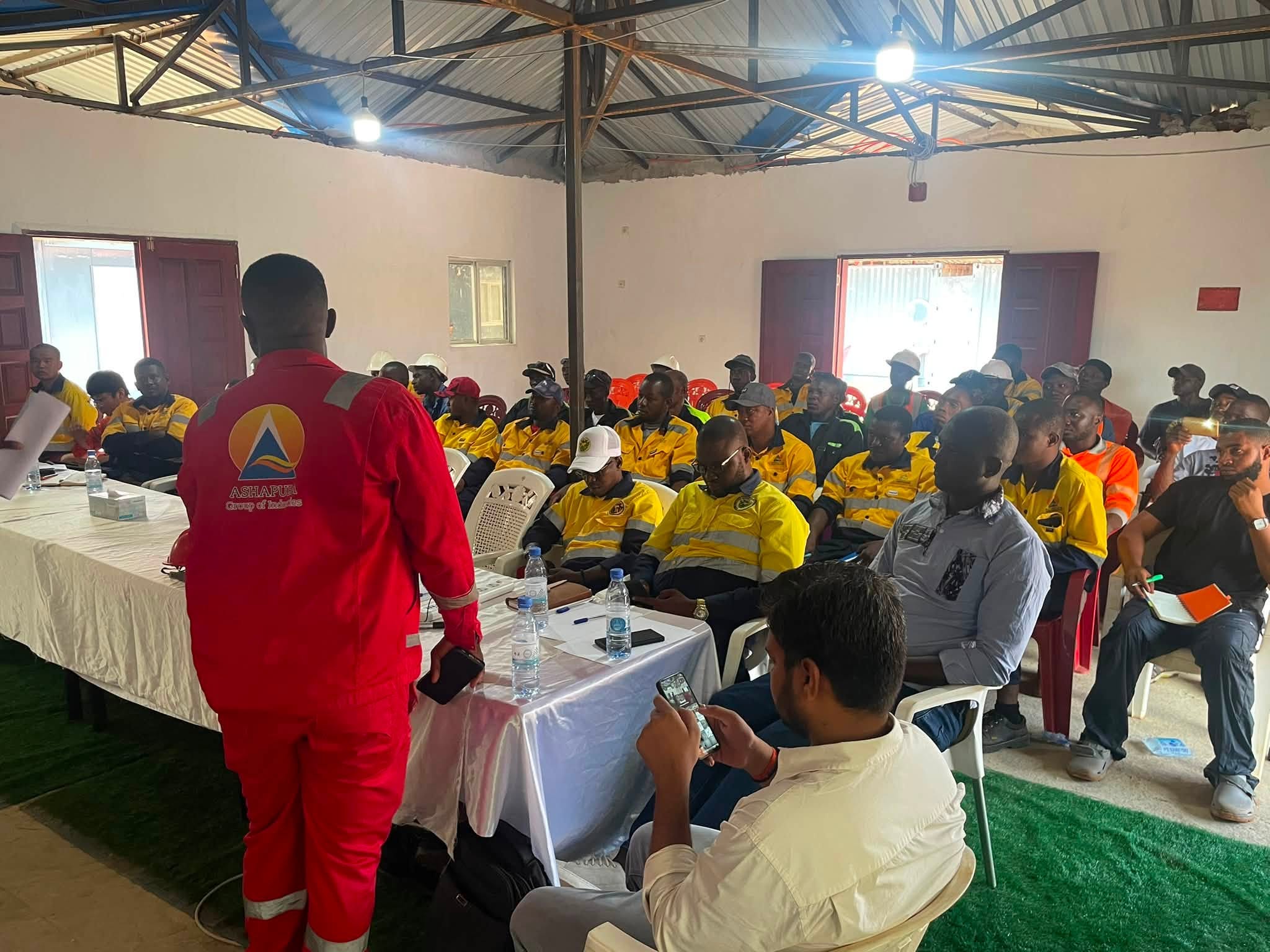 FORMATION DES OPERATEURS ENGINS LOURDS DE LA SOCIETE ASHAPURA
